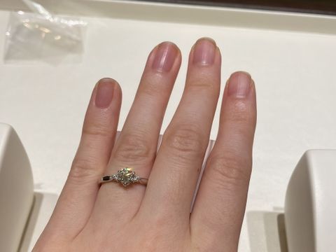 【俄(にわか)の口コミ】 俄はデザインが豊富で、この白鈴のほかに唐花や花咲のエタニティータイプ…