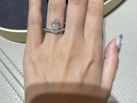 【ショーメ(CHAUMET)の口コミ】 ジョゼフィーヌの指輪のデザインが気に入りました。ダイヤがとても綺麗に…