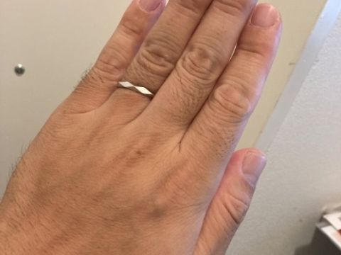 【ブシュロン(BOUCHERON)の口コミ】 結婚指輪を探していて、ネットで検索したのがブシュロンでした。他には無…