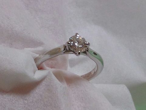 【MIKIMOTO(ミキモト)の口コミ】 何店舗も検討して歩きましたが、海外ブランドはごつい感じでわたしの短い…