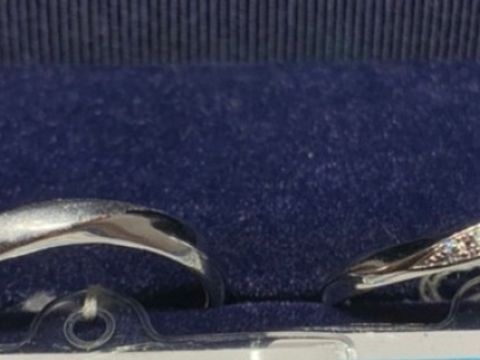 【銀座ダイヤモンドシライシの口コミ】 リングが細目に作られており着け心地がいいです。普段指輪を着けてないよ…