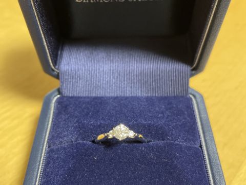 【銀座ダイヤモンドシライシの口コミ】 手が小さく指も細いので、大きなダイヤがどーんと乗っているとバランスが…