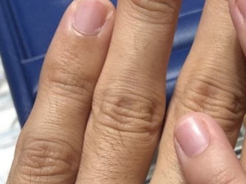 【銀座ダイヤモンドシライシの口コミ】 10店舗を回った中で1番良かった指輪。探していたのはシンプルだけどちょっ…