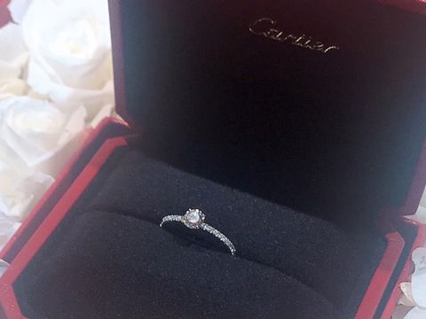 【カルティエ(Cartier)の口コミ】 ハーフエタニティのパヴェタイプのエンゲージリングです。婚約指輪を選ぶ…