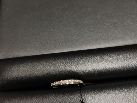 【ラザール ダイヤモンド(LAZARE DIAMOND)の口コミ】 ニューヨークが本店のブランドのため日本のブランドに比べて華やかなデザ…