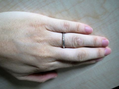 【アイプリモ(I-PRIMO)の口コミ】 職場では、あまり派手なデザインの指輪はつけたくなかったので、シンプル…