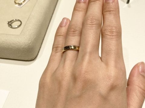 【和光ブライダルブティックギンザの口コミ】 ゴールドとプラチナの指輪を探していたところ、素敵なデザインの指輪を見…