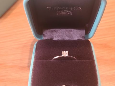 【ティファニー(Tiffany & Co.)の口コミ】 結婚指輪をTiffany & Co.のものに決めたので、婚約指輪もTiffany &…