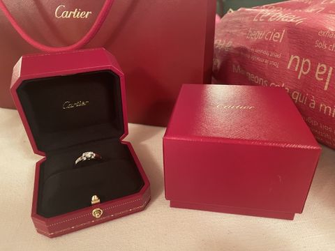 【カルティエ(Cartier)の口コミ】 昔からカルティエの婚約指輪にずっと憧れていました。その中でもリボンの…