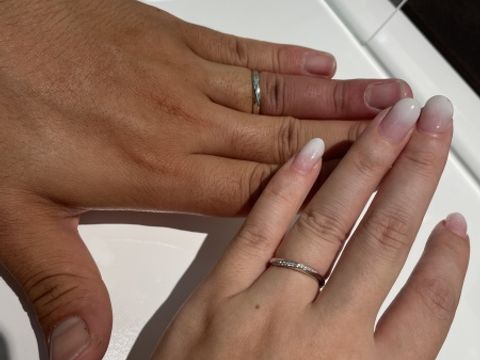 【4℃ BRIDAL(ヨンドシーブライダル)の口コミ】 一生ずっとつけていく指輪なので、私達が重要視していたのがつけ心地でし…