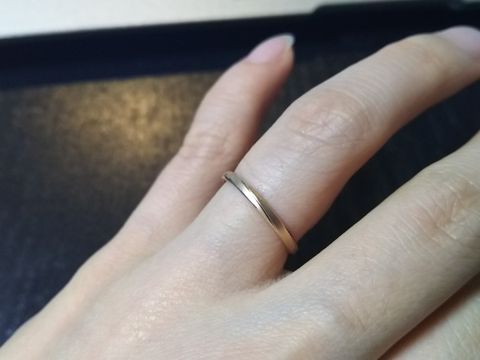 【アイプリモ(I-PRIMO)の口コミ】 細身のリングを探していて、アイプリモのシェヴンが細身だったことと、彼…