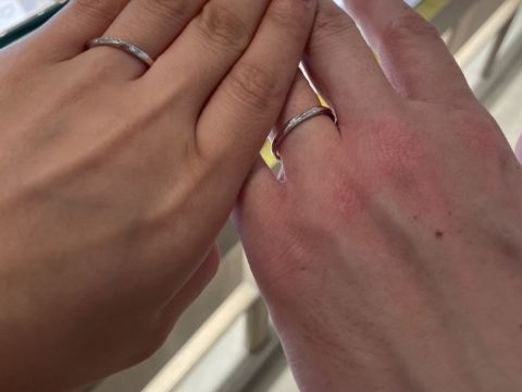 【BIJOUPIKO(ビジュピコ)の口コミ】 色々試着させてもらいましたがダイヤが3個ほど付いていて大きめで輝いてい…