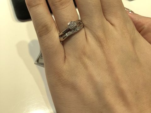 【GALA JEWELRY(ガラジュエリー)の口コミ】 たくさんの種類があり、その場で色々とつけさせていただきました。どんな…
