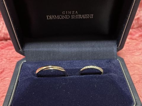 【銀座ダイヤモンドシライシの口コミ】 婚約指輪がストレートの為重ね付けした際違和感がないようストレートの結…
