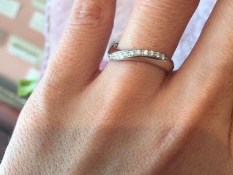 【ケイウノ ブライダル(K.UNO BRIDAL)の口コミ】 変わったデザインで、個性的だなと感じました。かなりの存在感。プラチナ…