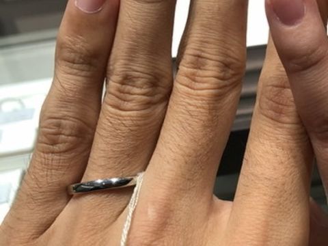 【アイプリモ(I-PRIMO)の口コミ】 指輪のダイヤモンドの質にこだわっていて実際に拡大鏡でダイヤモンドを見…