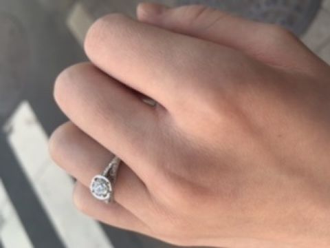 【ブルガリ(BVLGARI)の口コミ】 定番の一粒のものでは物足りなく感じており、様々な店舗をまわりました。…