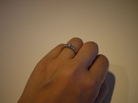【ブルガリ(BVLGARI)の口コミ】 結婚指輪と婚約指輪を同時に探していましたが、この指輪に一目惚れし、婚…
