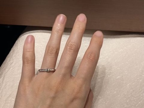 【エクセルコダイヤモンド(EXELCO DIAMOND)の口コミ】 1番の大きな決め手は、他にはないデザインとダイヤモンドのつき方、量です…