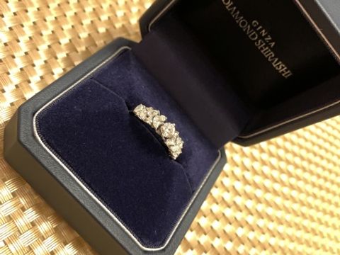 【銀座ダイヤモンドシライシの口コミ】 最初に銀座ダイヤモンドシライシさんのサイトを見て、はじめに目に飛び込…