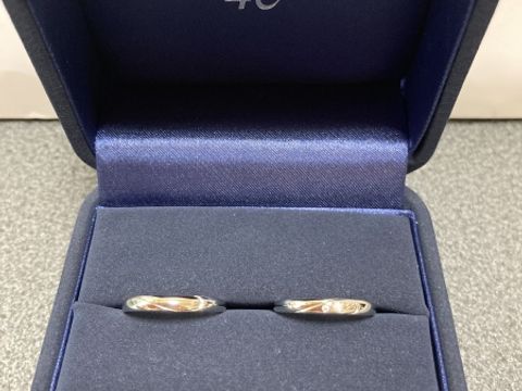 【4℃ BRIDAL(ヨンドシーブライダル)の口コミ】 2人の記念の品になるので、2人だけで分かるかわいいデザインを選びました…