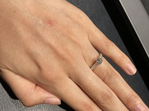 【ヴァン クリーフ＆アーペル(Van Cleef & Arpels)の口コミ】 中央に一粒ダイヤ、アーム部分にメレダイヤをふんだんにあしらった、これ…