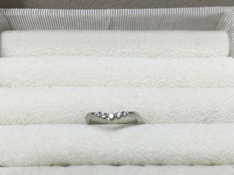 【ヴァンドーム青山(VENDOME AOYAMA)の口コミ】 婚約指輪をヴァンドーム青山で購入したので、重ね付けをした際、スマート…