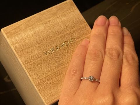【YUKA HOJO(ユカホウジョウ)の口コミ】 結婚指輪と合わせて付けられるデザインのものを探していました。
シンプル…
