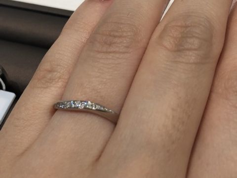【アイプリモ(I-PRIMO)の口コミ】 アイプリモさんで試着させていただき、1番気に入った指輪です。
上から見…