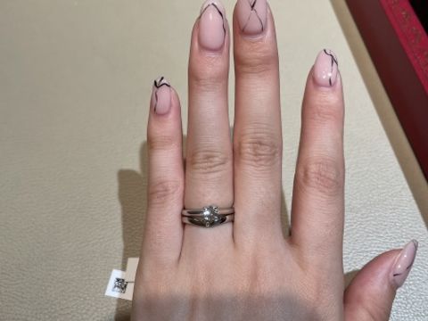 【カルティエ(Cartier)の口コミ】 昔から色褪せないデザイン。王道のデザインで人を選びません。ダイヤの輝…