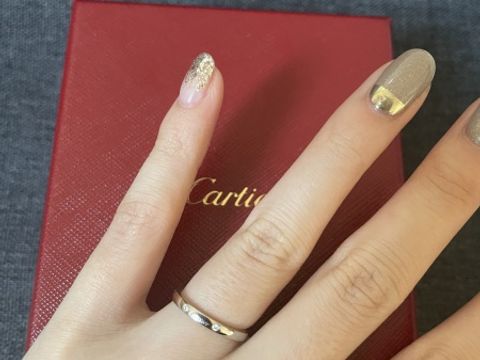 【カルティエ(Cartier)の口コミ】 1番の決め手は、婚約指輪との重ね付けがマッチしていたことです。v字の凹…
