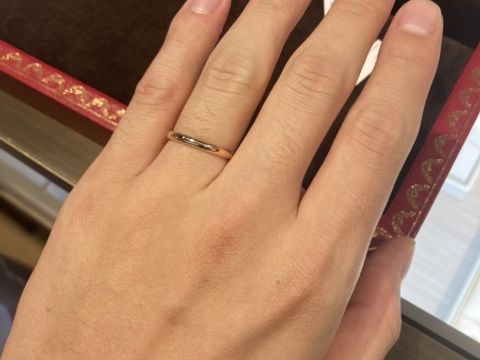 【カルティエ(Cartier)の口コミ】 プラチナ、ゴールドどちらも試着しました。
肌に馴染みやすいとしてゴール…