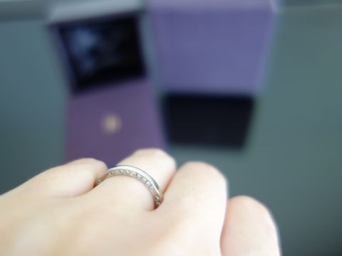 【ブシュロン(BOUCHERON)の口コミ】 横にダイヤが13個ついていて正面からはダイヤが見えないところ、リングの…