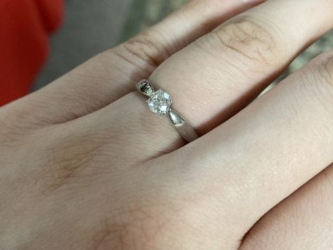 【ティファニー(Tiffany & Co.)の口コミ】 憧れのティファニーで婚約指輪を探しており、ハーモニーというデザインが…