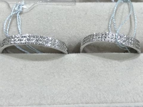 【輪-RIN-の口コミ】 細かいカットを施しているとのことで、非常にキラキラして目をひきました…