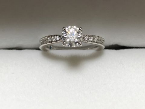 【都民共済(とみんきょうさい)の口コミ】 ダイヤモンドのルース、指輪の地金からデザインまで好きなものを自分で選…