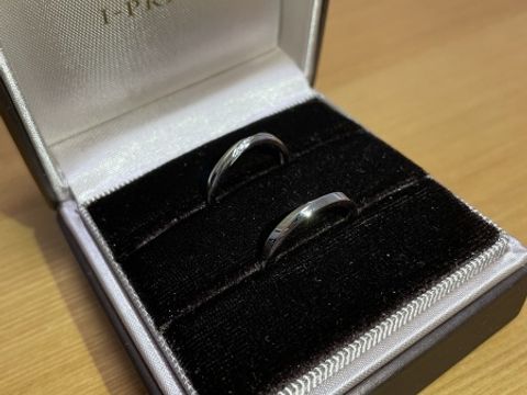 【アイプリモ(I-PRIMO)の口コミ】 プシュケー(メンズ用)です。
ダイヤがないメンズ用指輪は、ひねりなどのデ…