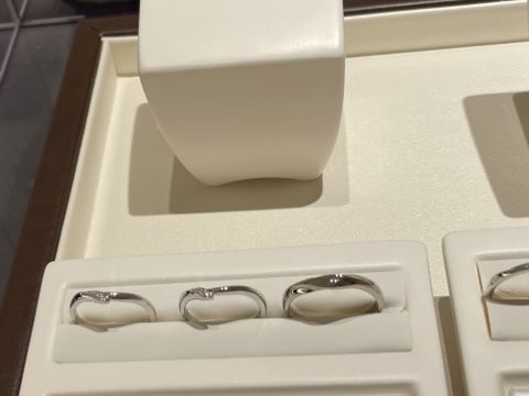 【俄(にわか)の口コミ】 デザインがとても可愛く、魅力的でした。本当に桜のようなモチーフで素敵…