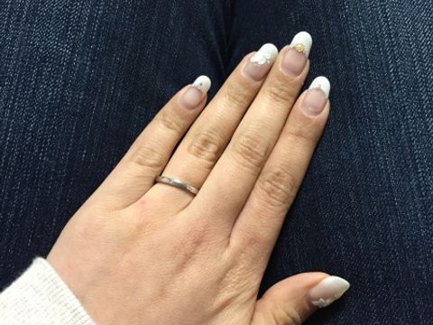 【カルティエ(Cartier)の口コミ】 前と後ろで２つのデザインが楽しめる。
１つはシンプルなリング(普通の丸)…