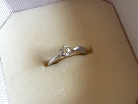 【4℃ BRIDAL(ヨンドシーブライダル)の口コミ】 普段使いもできるようにとシンプルなデザインのものを選びました。結婚指…