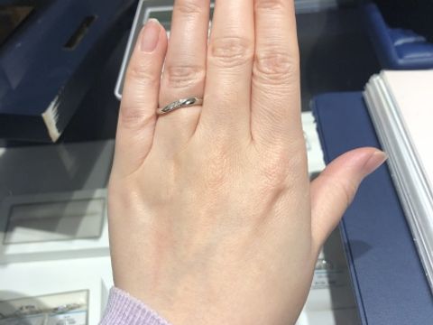 【銀座ダイヤモンドシライシの口コミ】 何種類か気に入ったものがありましたが、その中で婚約者が気に入った指輪…