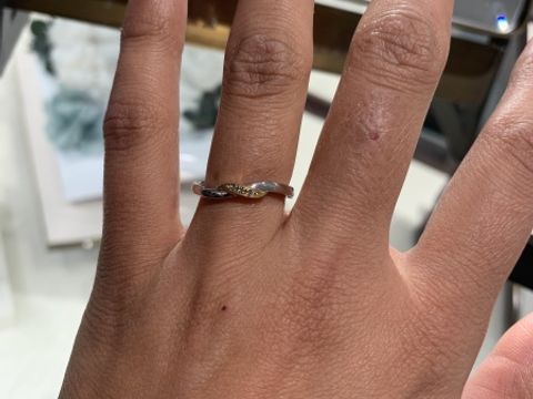 【CHARMY(チャーミー)の口コミ】 ブルーダイヤモンドの指輪。珍しく人と被ることがないと思います。わたし…