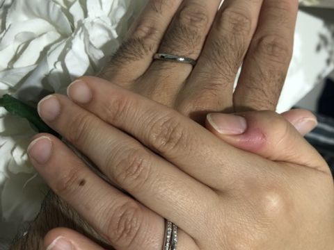 【4℃ BRIDAL(ヨンドシーブライダル)の口コミ】 まず知名度のある4℃であったこと、シンプルなデザインかつ、婚約指輪は豪…