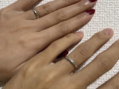 【ringram(リングラム)の口コミ】 ネットで様々なサイトの結婚指輪を探している時に、値段よりもお互いの記…