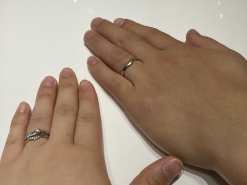 【4℃ BRIDAL(ヨンドシーブライダル)の口コミ】 人とかブライダルデザインがいいな、と思いV字タイプを選びました！一番最…