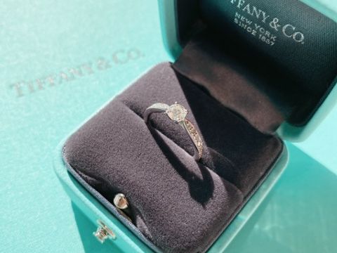 【ティファニー(Tiffany & Co.)の口コミ】 婚約指輪といえばティファニー！という憧れがあり、他のお店も見て回りま…
