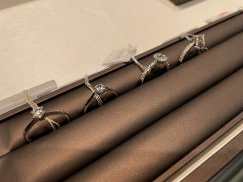 【アイプリモ(I-PRIMO)の口コミ】 色々なデザイン、テイストがまんべんなく数多く揃っていましたがごつい感…