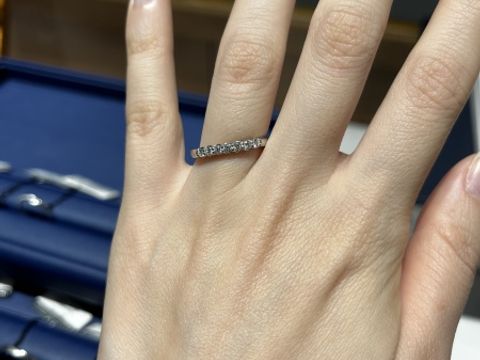 【エクセルコダイヤモンド(EXELCO DIAMOND)の口コミ】 とにかくキラキラしていてダイヤモンドをこれでもかとアピールできる指輪…