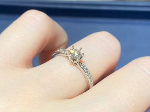 【銀座ダイヤモンドシライシの口コミ】 デザインの種類は多いですし組み合わせの方法も沢山ありましたが、全体的…