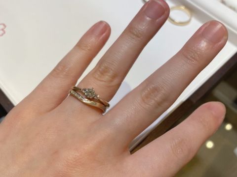 【杢目金屋(もくめがねや)の口コミ】 杢目の柄が1つ1つ異なり、他の誰とも絶対に被らないのが魅力でした。ペア…